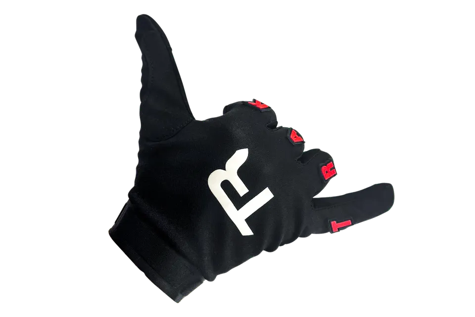 trak-racer-multi-use-sim-racing-gloves-blacked-out-handschuhe-f-r-sim-racing image 1